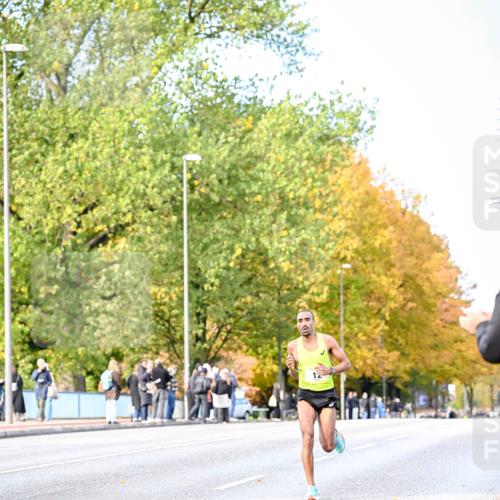 25.10.2026 - hella hamburg halbmarathon Dr. Thomas Lammeyer http://msf.ph/oto/11052263 25.10.2026 10:11:23 Kennedybrücke  meine-sportfotos.de