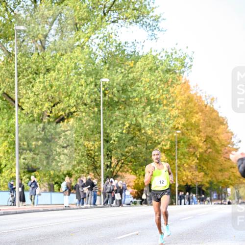 25.10.2026 - hella hamburg halbmarathon Dr. Thomas Lammeyer http://msf.ph/oto/11052266 25.10.2026 10:11:23 Kennedybrücke 12 meine-sportfotos.de