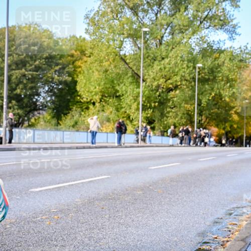25.10.2026 - hella hamburg halbmarathon Dr. Thomas Lammeyer http://msf.ph/oto/11052324 25.10.2026 10:11:27 Kennedybrücke  meine-sportfotos.de