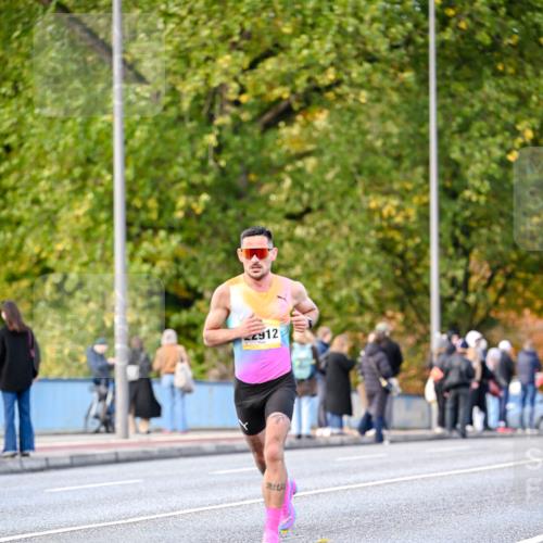 25.10.2026 - hella hamburg halbmarathon Dr. Thomas Lammeyer http://msf.ph/oto/11052353 25.10.2026 10:11:57 Kennedybrücke 2912, 11, 5 meine-sportfotos.de