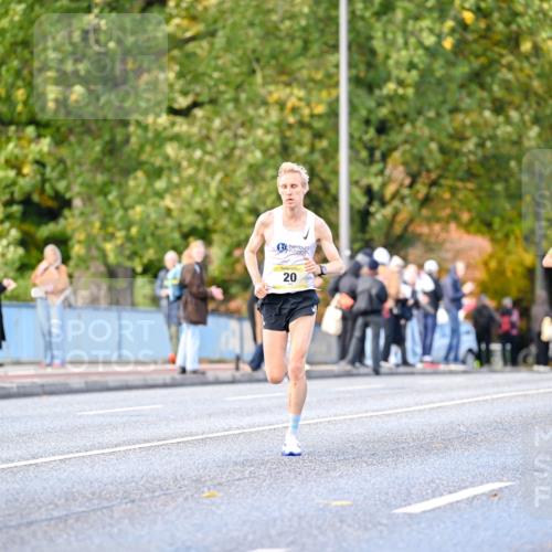 25.10.2026 - hella hamburg halbmarathon Dr. Thomas Lammeyer http://msf.ph/oto/11052408 25.10.2026 10:12:25 Kennedybrücke 20 meine-sportfotos.de