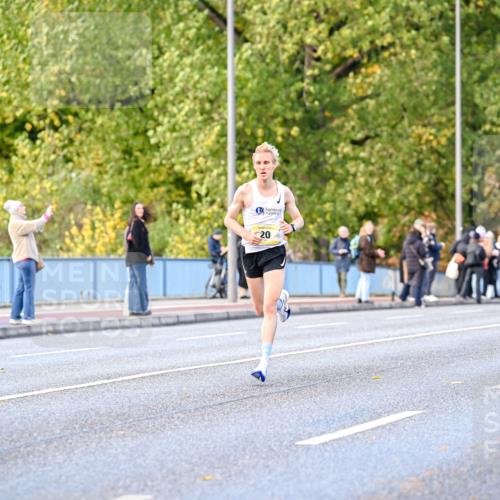 25.10.2026 - hella hamburg halbmarathon Dr. Thomas Lammeyer http://msf.ph/oto/11052429 25.10.2026 10:12:26 Kennedybrücke 20 meine-sportfotos.de