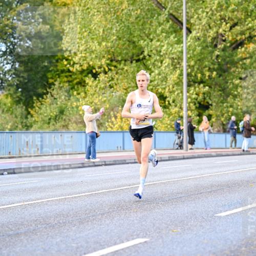 25.10.2026 - hella hamburg halbmarathon Dr. Thomas Lammeyer http://msf.ph/oto/11052439 25.10.2026 10:12:27 Kennedybrücke  meine-sportfotos.de