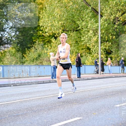 25.10.2026 - hella hamburg halbmarathon Dr. Thomas Lammeyer http://msf.ph/oto/11052443 25.10.2026 10:12:27 Kennedybrücke 07 meine-sportfotos.de