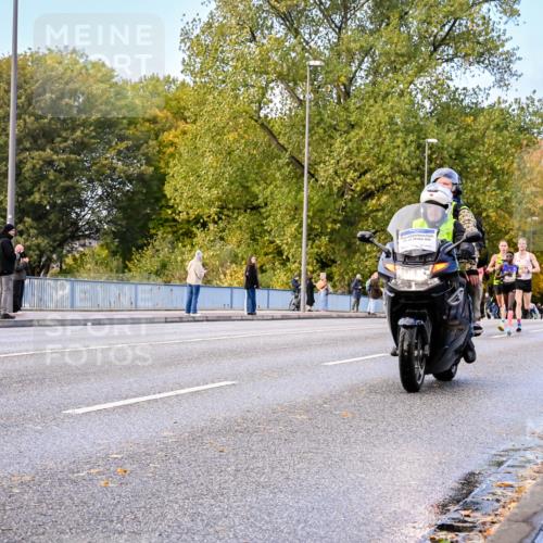 25.10.2026 - hella hamburg halbmarathon Dr. Thomas Lammeyer http://msf.ph/oto/11052466 25.10.2026 10:12:29 Kennedybrücke 20 meine-sportfotos.de