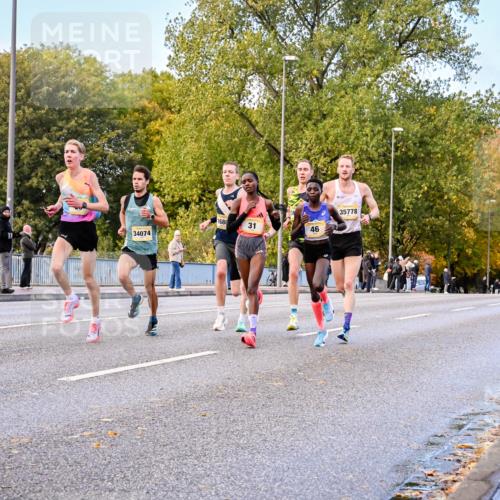 25.10.2026 - hella hamburg halbmarathon Dr. Thomas Lammeyer http://msf.ph/oto/11052537 25.10.2026 10:12:32 Kennedybrücke 35778, 1680, 31, 46, 34074 meine-sportfotos.de