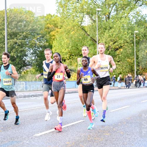 25.10.2026 - hella hamburg halbmarathon Dr. Thomas Lammeyer http://msf.ph/oto/11052542 25.10.2026 10:12:32 Kennedybrücke 34074, 168, 31, 46, 35778 meine-sportfotos.de