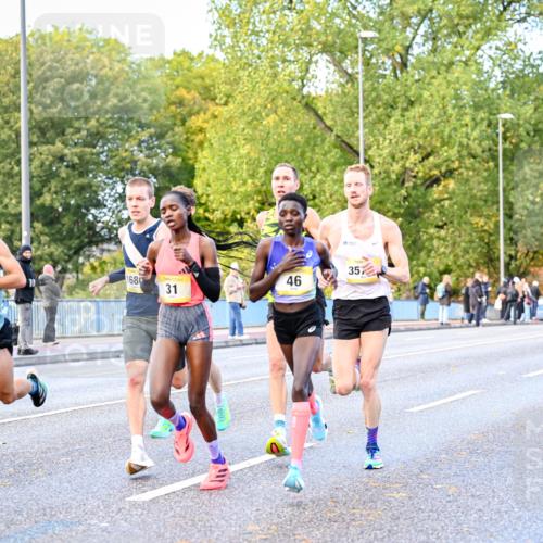 25.10.2026 - hella hamburg halbmarathon Dr. Thomas Lammeyer http://msf.ph/oto/11052547 25.10.2026 10:12:32 Kennedybrücke 1680, 31, 34074, 46, 35 meine-sportfotos.de