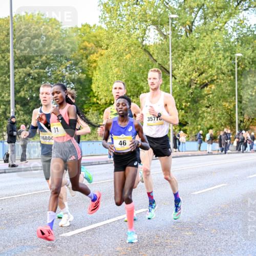 25.10.2026 - hella hamburg halbmarathon Dr. Thomas Lammeyer http://msf.ph/oto/11052552 25.10.2026 10:12:32 Kennedybrücke 34074, 16804, 31, 46, 3577 meine-sportfotos.de