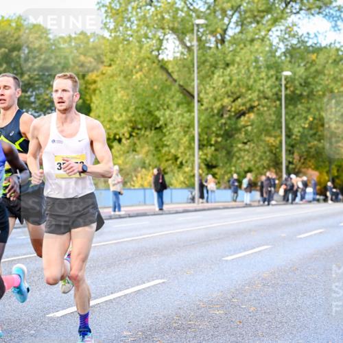 25.10.2026 - hella hamburg halbmarathon Dr. Thomas Lammeyer http://msf.ph/oto/11052564 25.10.2026 10:12:33 Kennedybrücke 46, 3 meine-sportfotos.de