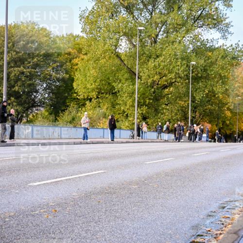 25.10.2026 - hella hamburg halbmarathon Dr. Thomas Lammeyer http://msf.ph/oto/11052576 25.10.2026 10:12:34 Kennedybrücke 78 meine-sportfotos.de