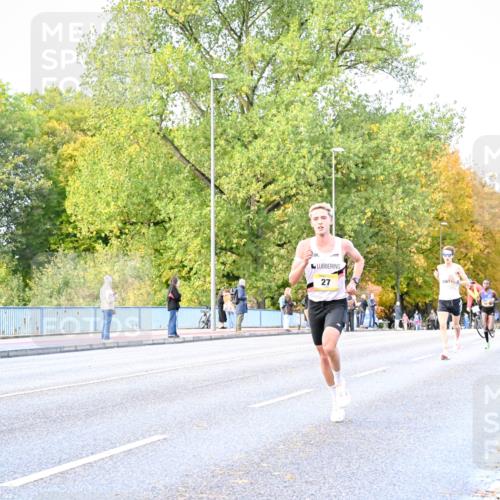 25.10.2026 - hella hamburg halbmarathon Dr. Thomas Lammeyer http://msf.ph/oto/11052692 25.10.2026 10:13:16 Kennedybrücke 27, 3467 meine-sportfotos.de