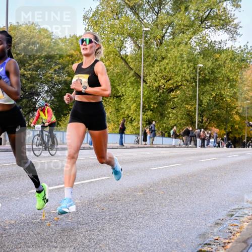 25.10.2026 - hella hamburg halbmarathon Dr. Thomas Lammeyer http://msf.ph/oto/11052761 25.10.2026 10:13:22 Kennedybrücke 47 meine-sportfotos.de
