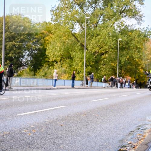 25.10.2026 - hella hamburg halbmarathon Dr. Thomas Lammeyer http://msf.ph/oto/11052768 25.10.2026 10:13:23 Kennedybrücke  meine-sportfotos.de