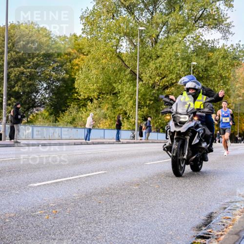 25.10.2026 - hella hamburg halbmarathon Dr. Thomas Lammeyer http://msf.ph/oto/11052783 25.10.2026 10:13:26 Kennedybrücke 14 meine-sportfotos.de