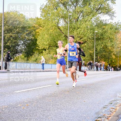 25.10.2026 - hella hamburg halbmarathon Dr. Thomas Lammeyer http://msf.ph/oto/11052804 25.10.2026 10:13:28 Kennedybrücke 14 meine-sportfotos.de