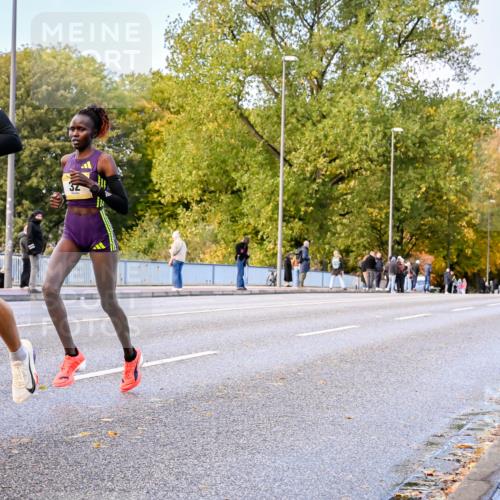 25.10.2026 - hella hamburg halbmarathon Dr. Thomas Lammeyer http://msf.ph/oto/11052820 25.10.2026 10:13:29 Kennedybrücke  meine-sportfotos.de