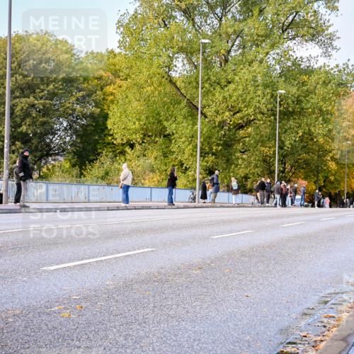 25.10.2026 - hella hamburg halbmarathon Dr. Thomas Lammeyer http://msf.ph/oto/11052824 25.10.2026 10:13:29 Kennedybrücke 32 meine-sportfotos.de