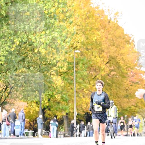 25.10.2026 - hella hamburg halbmarathon Dr. Thomas Lammeyer http://msf.ph/oto/11052839 25.10.2026 10:14:04 Kennedybrücke 22 meine-sportfotos.de