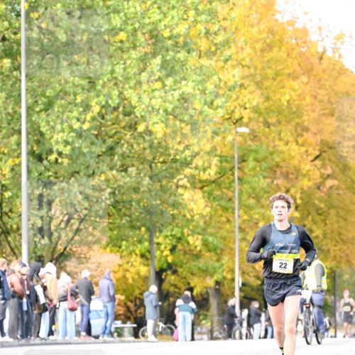 25.10.2026 - hella hamburg halbmarathon Dr. Thomas Lammeyer http://msf.ph/oto/11052845 25.10.2026 10:14:04 Kennedybrücke 22 meine-sportfotos.de