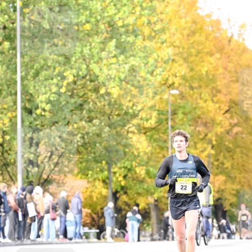 25.10.2026 - hella hamburg halbmarathon Dr. Thomas Lammeyer http://msf.ph/oto/11052858 25.10.2026 10:14:05 Kennedybrücke 22 meine-sportfotos.de