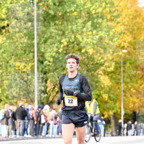 25.10.2026 - hella hamburg halbmarathon Dr. Thomas Lammeyer http://msf.ph/oto/11052881 25.10.2026 10:14:07 Kennedybrücke 22 meine-sportfotos.de