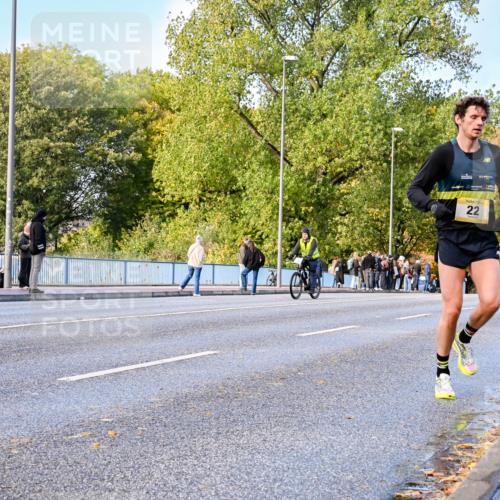 25.10.2026 - hella hamburg halbmarathon Dr. Thomas Lammeyer http://msf.ph/oto/11052909 25.10.2026 10:14:10 Kennedybrücke 22 meine-sportfotos.de