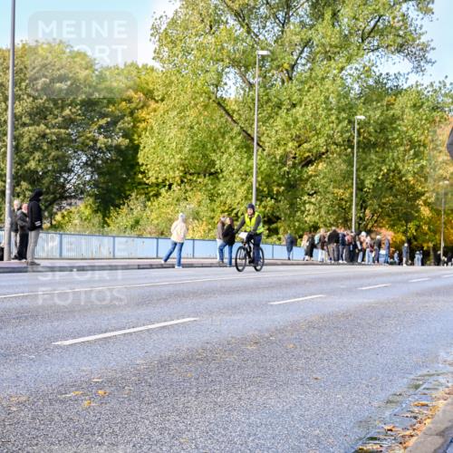 25.10.2026 - hella hamburg halbmarathon Dr. Thomas Lammeyer http://msf.ph/oto/11052913 25.10.2026 10:14:10 Kennedybrücke 22 meine-sportfotos.de