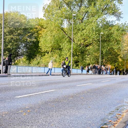 25.10.2026 - hella hamburg halbmarathon Dr. Thomas Lammeyer http://msf.ph/oto/11052916 25.10.2026 10:14:10 Kennedybrücke 22 meine-sportfotos.de