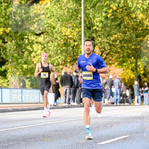 25.10.2026 - hella hamburg halbmarathon Dr. Thomas Lammeyer http://msf.ph/oto/11052994 25.10.2026 10:14:20 Kennedybrücke 26, 30088 meine-sportfotos.de