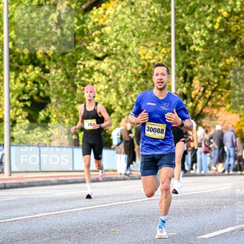 25.10.2026 - hella hamburg halbmarathon Dr. Thomas Lammeyer http://msf.ph/oto/11053000 25.10.2026 10:14:20 Kennedybrücke 26, 30088 meine-sportfotos.de