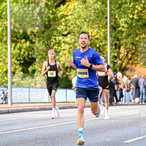 25.10.2026 - hella hamburg halbmarathon Dr. Thomas Lammeyer http://msf.ph/oto/11053003 25.10.2026 10:14:20 Kennedybrücke 26, 30088 meine-sportfotos.de