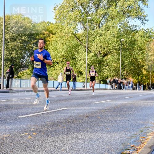 25.10.2026 - hella hamburg halbmarathon Dr. Thomas Lammeyer http://msf.ph/oto/11053009 25.10.2026 10:14:23 Kennedybrücke 30088 meine-sportfotos.de