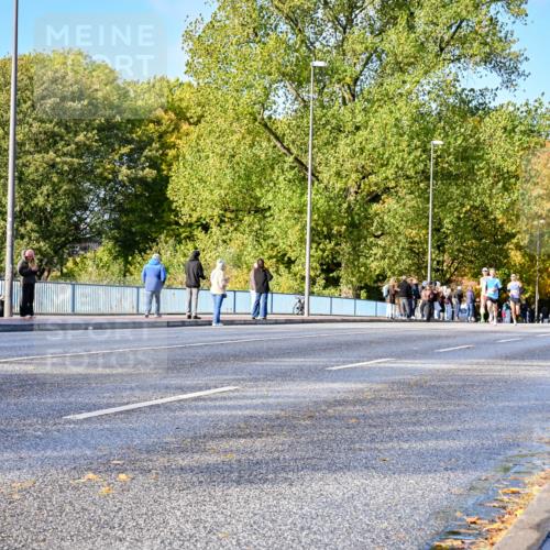 25.10.2026 - hella hamburg halbmarathon Dr. Thomas Lammeyer http://msf.ph/oto/11053027 25.10.2026 10:14:46 Kennedybrücke  meine-sportfotos.de