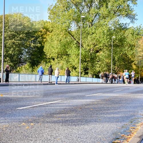 25.10.2026 - hella hamburg halbmarathon Dr. Thomas Lammeyer http://msf.ph/oto/11053029 25.10.2026 10:14:46 Kennedybrücke  meine-sportfotos.de