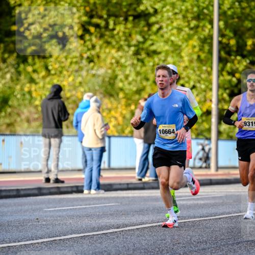 25.10.2026 - hella hamburg halbmarathon Dr. Thomas Lammeyer http://msf.ph/oto/11053074 25.10.2026 10:14:50 Kennedybrücke 10664, 9319 meine-sportfotos.de