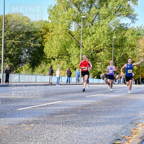 25.10.2026 - hella hamburg halbmarathon Dr. Thomas Lammeyer http://msf.ph/oto/11053094 25.10.2026 10:15:01 Kennedybrücke 11070, 33657, 32685, 24545 meine-sportfotos.de