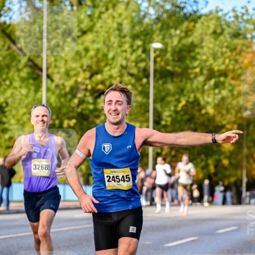 25.10.2026 - hella hamburg halbmarathon Dr. Thomas Lammeyer http://msf.ph/oto/11053111 25.10.2026 10:15:03 Kennedybrücke 32685, 24545 meine-sportfotos.de