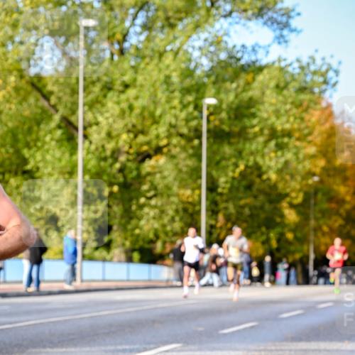 25.10.2026 - hella hamburg halbmarathon Dr. Thomas Lammeyer http://msf.ph/oto/11053123 25.10.2026 10:15:03 Kennedybrücke  meine-sportfotos.de