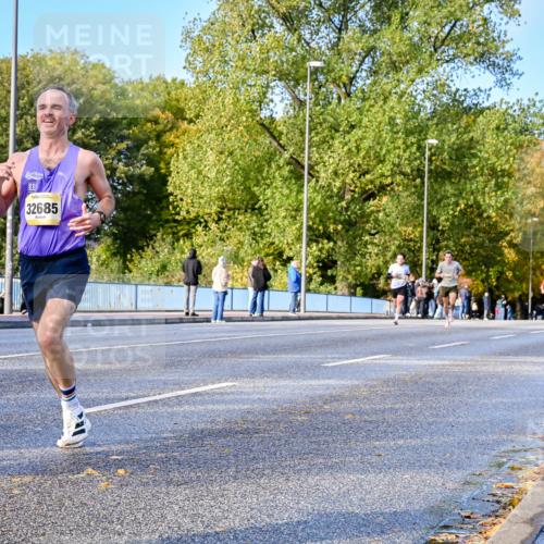 25.10.2026 - hella hamburg halbmarathon Dr. Thomas Lammeyer http://msf.ph/oto/11053132 25.10.2026 10:15:04 Kennedybrücke 32685 meine-sportfotos.de