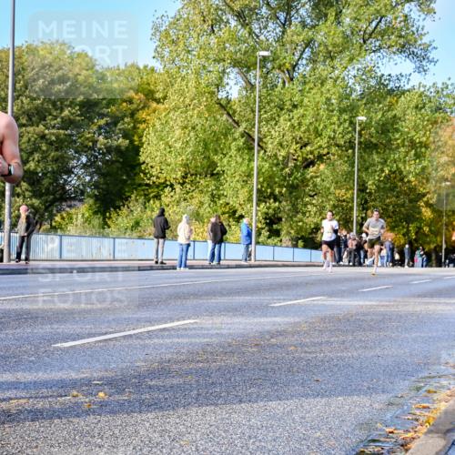25.10.2026 - hella hamburg halbmarathon Dr. Thomas Lammeyer http://msf.ph/oto/11053133 25.10.2026 10:15:04 Kennedybrücke 32685 meine-sportfotos.de