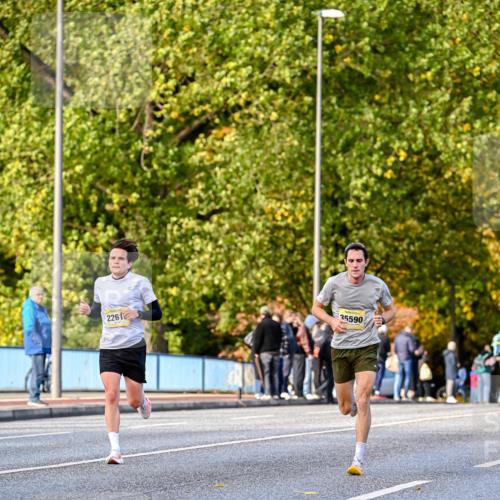 25.10.2026 - hella hamburg halbmarathon Dr. Thomas Lammeyer http://msf.ph/oto/11053141 25.10.2026 10:15:06 Kennedybrücke 2261, 35590 meine-sportfotos.de