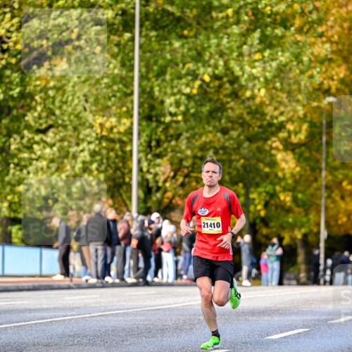 25.10.2026 - hella hamburg halbmarathon Dr. Thomas Lammeyer http://msf.ph/oto/11053167 25.10.2026 10:15:09 Kennedybrücke 21410 meine-sportfotos.de