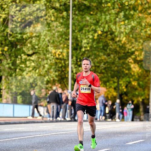 25.10.2026 - hella hamburg halbmarathon Dr. Thomas Lammeyer http://msf.ph/oto/11053176 25.10.2026 10:15:09 Kennedybrücke 21410 meine-sportfotos.de