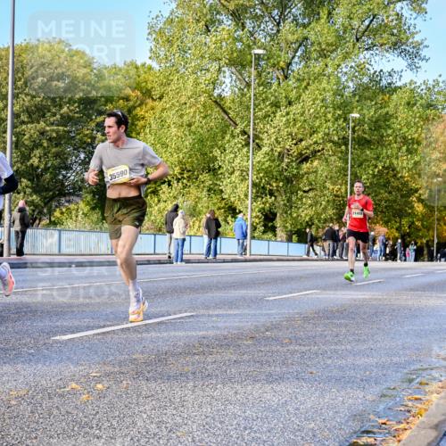 25.10.2026 - hella hamburg halbmarathon Dr. Thomas Lammeyer http://msf.ph/oto/11053186 25.10.2026 10:15:10 Kennedybrücke 22616, 35590, 21410 meine-sportfotos.de