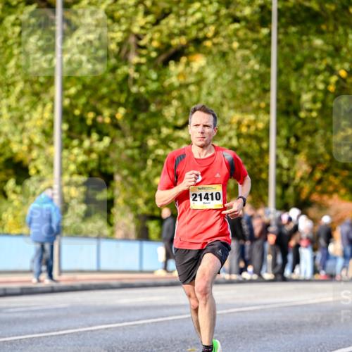 25.10.2026 - hella hamburg halbmarathon Dr. Thomas Lammeyer http://msf.ph/oto/11053198 25.10.2026 10:15:10 Kennedybrücke 21410 meine-sportfotos.de