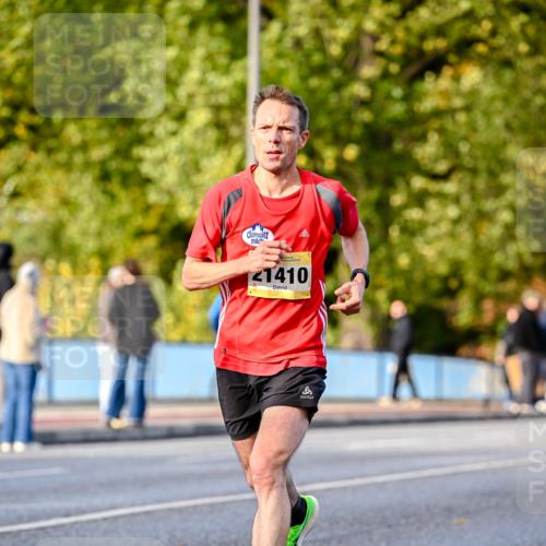25.10.2026 - hella hamburg halbmarathon Dr. Thomas Lammeyer http://msf.ph/oto/11053214 25.10.2026 10:15:11 Kennedybrücke 1410 meine-sportfotos.de