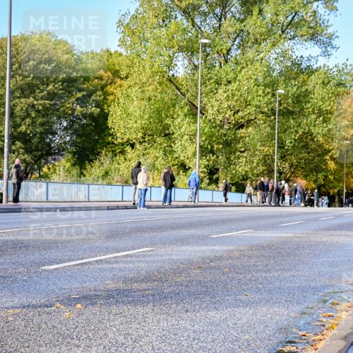 25.10.2026 - hella hamburg halbmarathon Dr. Thomas Lammeyer http://msf.ph/oto/11053223 25.10.2026 10:15:13 Kennedybrücke 21410 meine-sportfotos.de