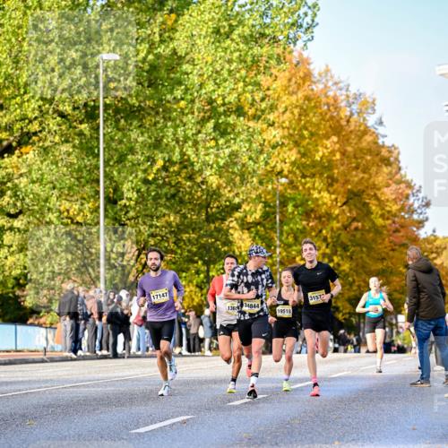 25.10.2026 - hella hamburg halbmarathon Dr. Thomas Lammeyer http://msf.ph/oto/11053416 25.10.2026 10:15:49 Kennedybrücke 17147, 1365, 34844, 19518, 31572 meine-sportfotos.de