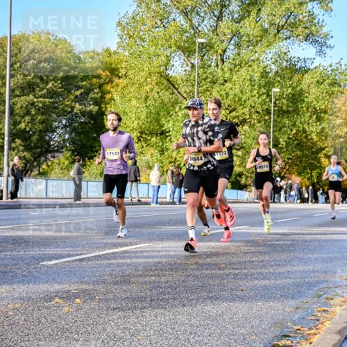 25.10.2026 - hella hamburg halbmarathon Dr. Thomas Lammeyer http://msf.ph/oto/11053461 25.10.2026 10:15:54 Kennedybrücke 17147, 1572, 34844, 19518 meine-sportfotos.de